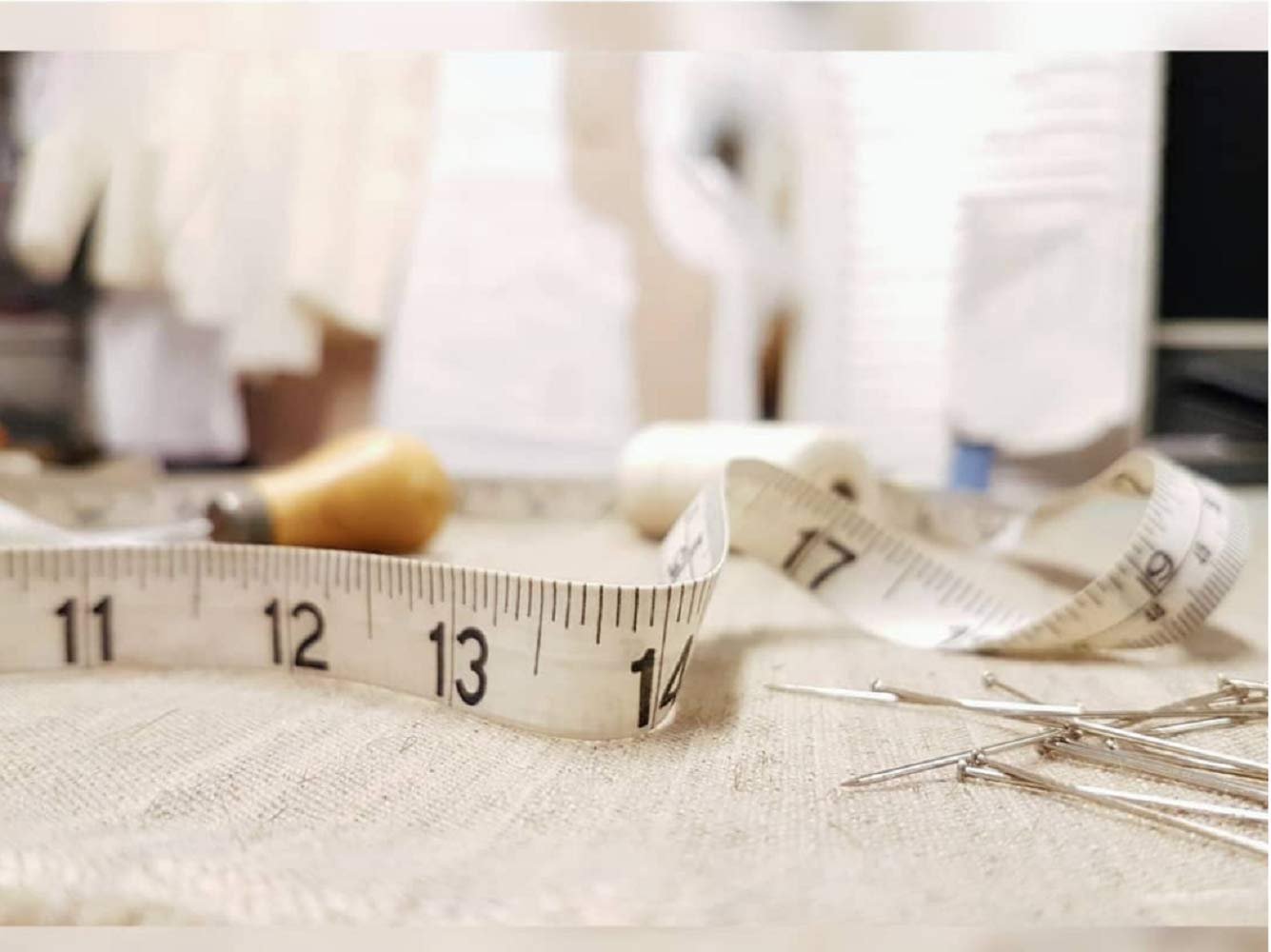 GDMINLO Soft Tape Measure Double Scale Body Sewing Flexible Tailor Craft Vinyl Ruler for Weight Loss Medical Body Measurement, Has Centimetre Scale on Reverse Side 60-inch(White) - Image 5